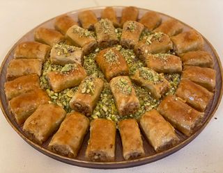 Փախլավա Ընկույզով(փոքրիկ) 1բաժինը(4 Կտոր)