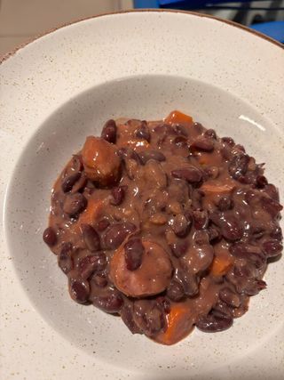 Grah s domaćom kobasicom