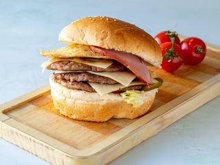 Trodupla vratolomija burger