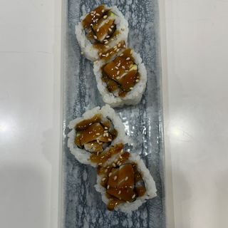 99. Uramaki De Pollo Y Aguacate (4 Pzs.)