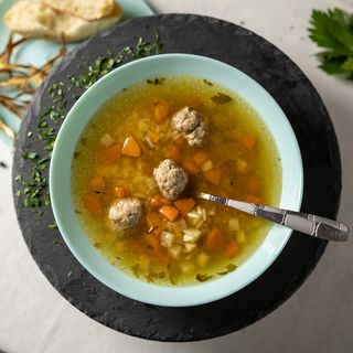 Húsgombóc csorba/Ciorbă de perişoare