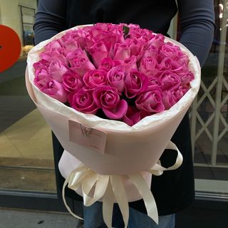 55 троянд Н3О в упакуванні