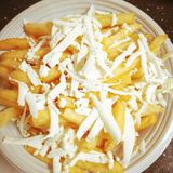 Пържени картофи със сирене