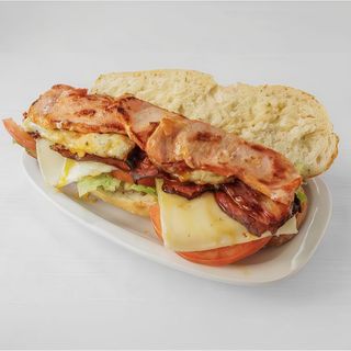 Bocadillo chivito