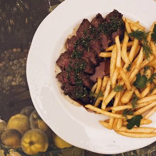 Телятина з картоплею фрі (200 гр)