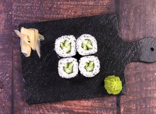 Хосомаки краставица (4бр-50гр)