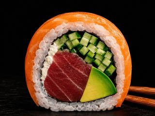 TSUNAMI ROLL