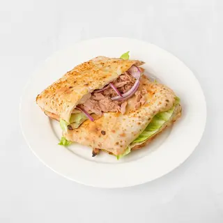 Tuna XXL sendvič u pizza tijestu