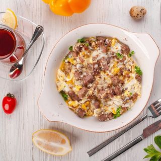 ЖАРЕНОЕ МЯСО СО ВЗБИТЫМИ ЯЙЦАМИ