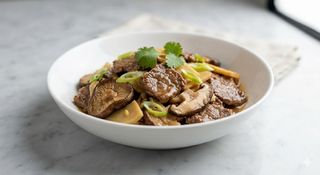 Wok De Ternera Con Seta Y Bambú