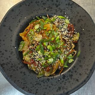 Tagliatelle cu muschi de vita in stil Asiatic 