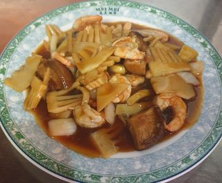 Camarão com Cogumelo Chinês e Bambu
