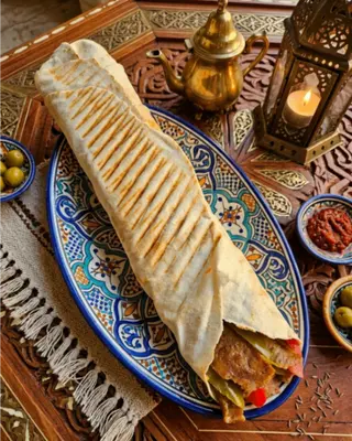 PITA SHAWARMA WOŁOWA MEDIUM ROLL
