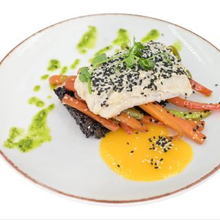 Бяла риба на пара с черен ориз (0,400гр)