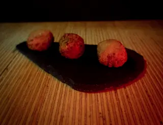 Croquetas de pollo asado, setas y trufa