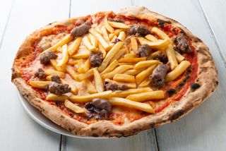 Pizza salsiccia e patatine L