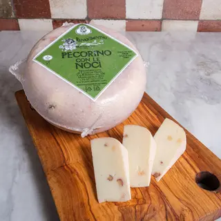 Pecorino alle noci  200 g
