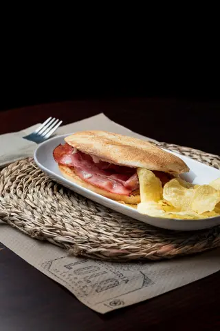 Mollete De Bacon Y Queso