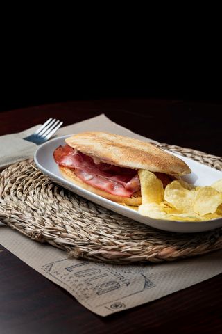 Mollete De Bacon Y Queso