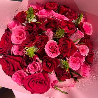40 stems red and pink