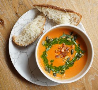 Крем-суп з печених овочів та беконом Glovo