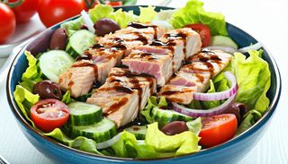 Салата с риба тон