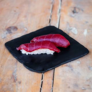 Nigiri Tonyina (2 Pzs.)