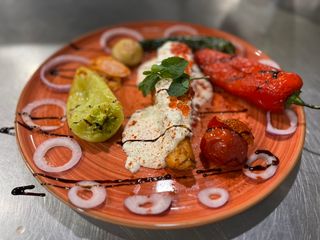 ორაგულის სტეიკი ხიზილალით