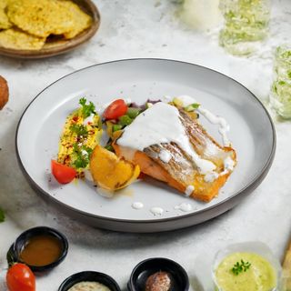 Форель с овощным соте