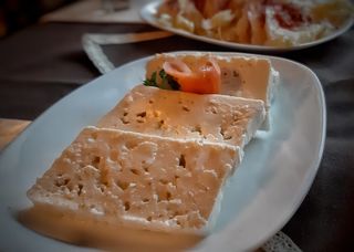 Stari kravlji sir sjenički 200g