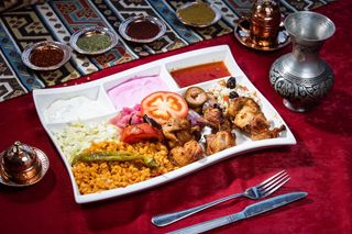 Tavuk Sis Kebab cu carne de pui