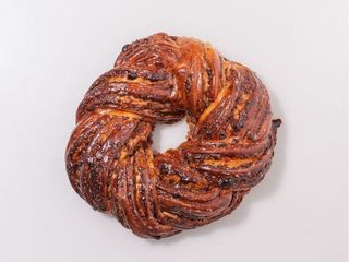 Калач різдвяний з горіховою начинкою (420g)