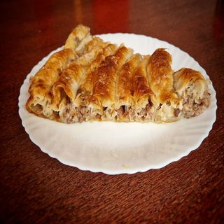 Pita sa junećim mesom