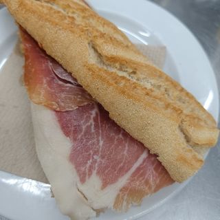 Pernil salat / Jamón salado