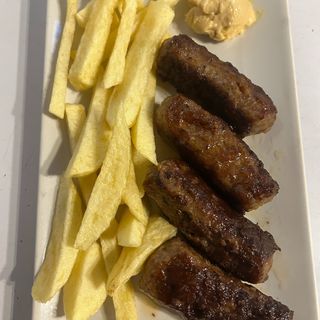 Micii Con Mostaza Y Patatas Fritas Caseras