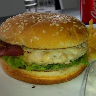 Mini Matulona com batata frita artesanal	
