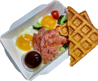 Глазунья с говяжьей ветчиной