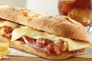 Bocadillo De Queso Y Bacon A La Plancha