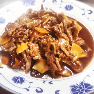 #58. Ternera Con Bambú Y Setas Chinas