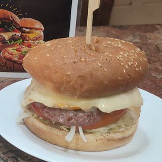 Hamburguesa De Pollo Con Huevo Y Bacon