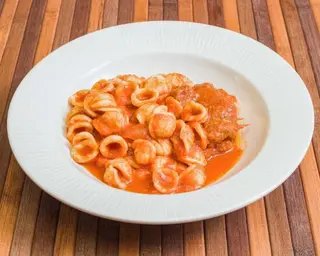 Orecchiette al ragù con brasciola barese