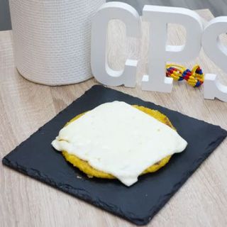 Queso Con Arepa De Choclo