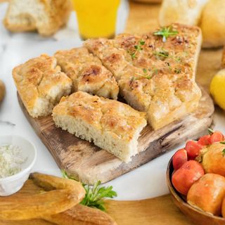Focaccia con Ajo y mozzarella
