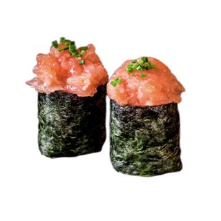 Sushi de tarta de atún