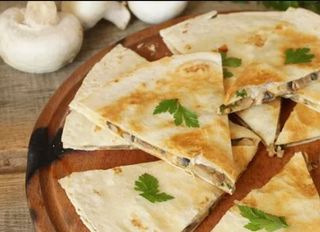 Quesadilla z pieczarkami