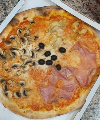 4  stagioni  + coca-cola + Patatine