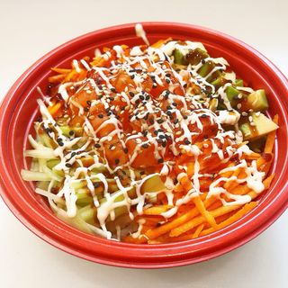 Poke Al salmone