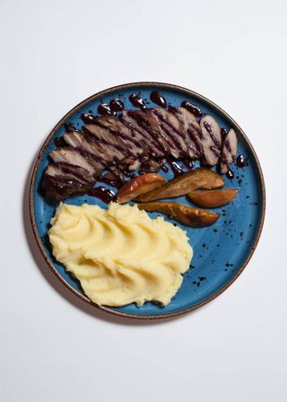 Pierś z kaczki z jabłkami