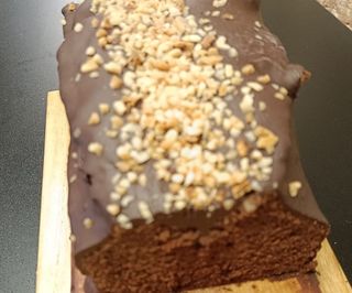 Plum cake de chocolate (porción)