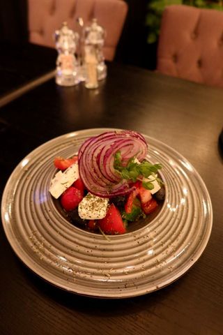 Грецький салат (300г)